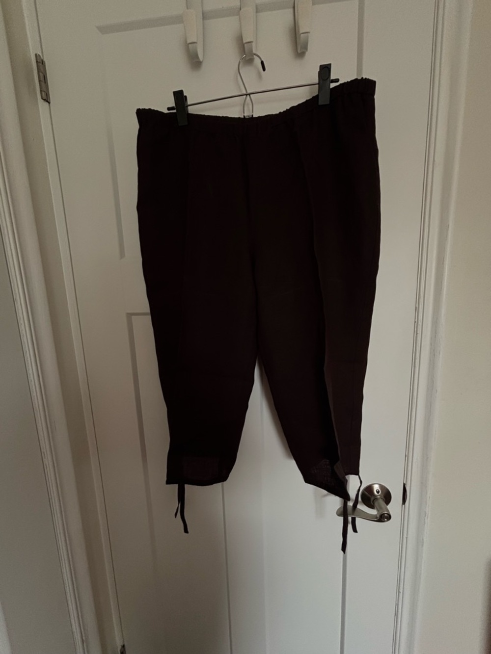Women’s Elastic Waist Casual Capri Pants